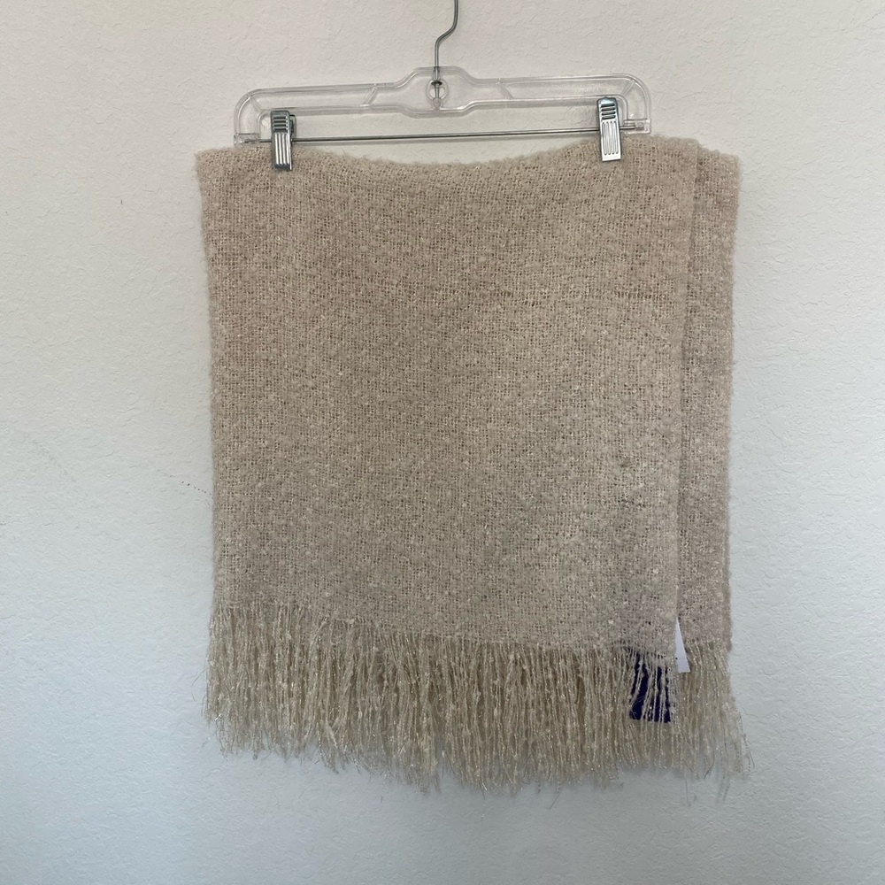 Madden Girl Ivory Fringe Throw Blanket NWT